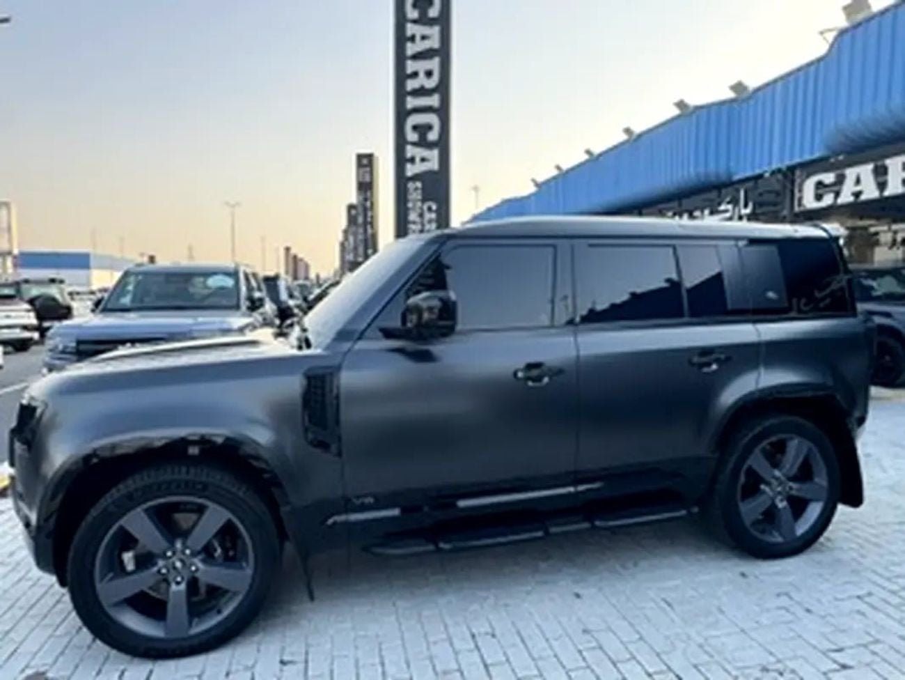 لاند روفر ديفندر 110 V8 Edition P525 European Specs