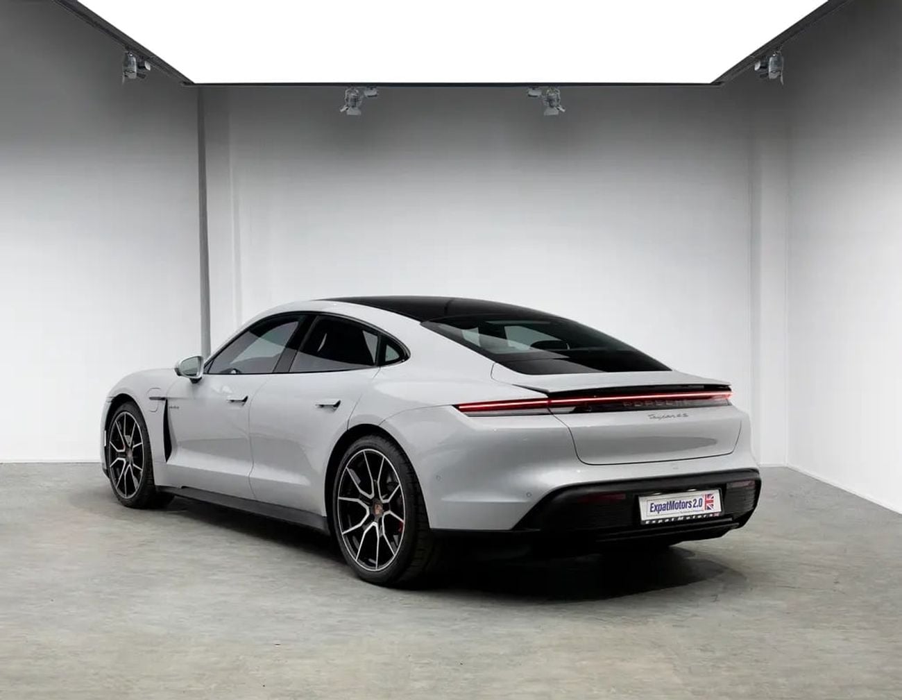 بورش تايكان 4S • Unlimited Kms Warranty • GCC Specs