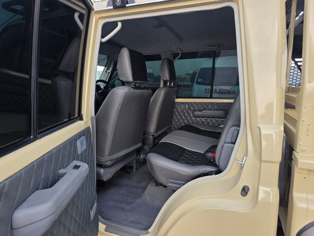 تويوتا لاند كروزر بيك آب L cruiser pickup 2020 ,face lifted to 2024 model diesel v8 right hand