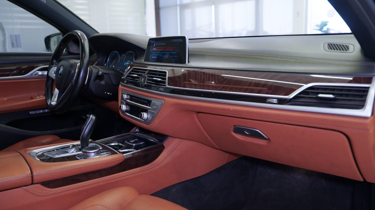 بي أم دبليو 740Li