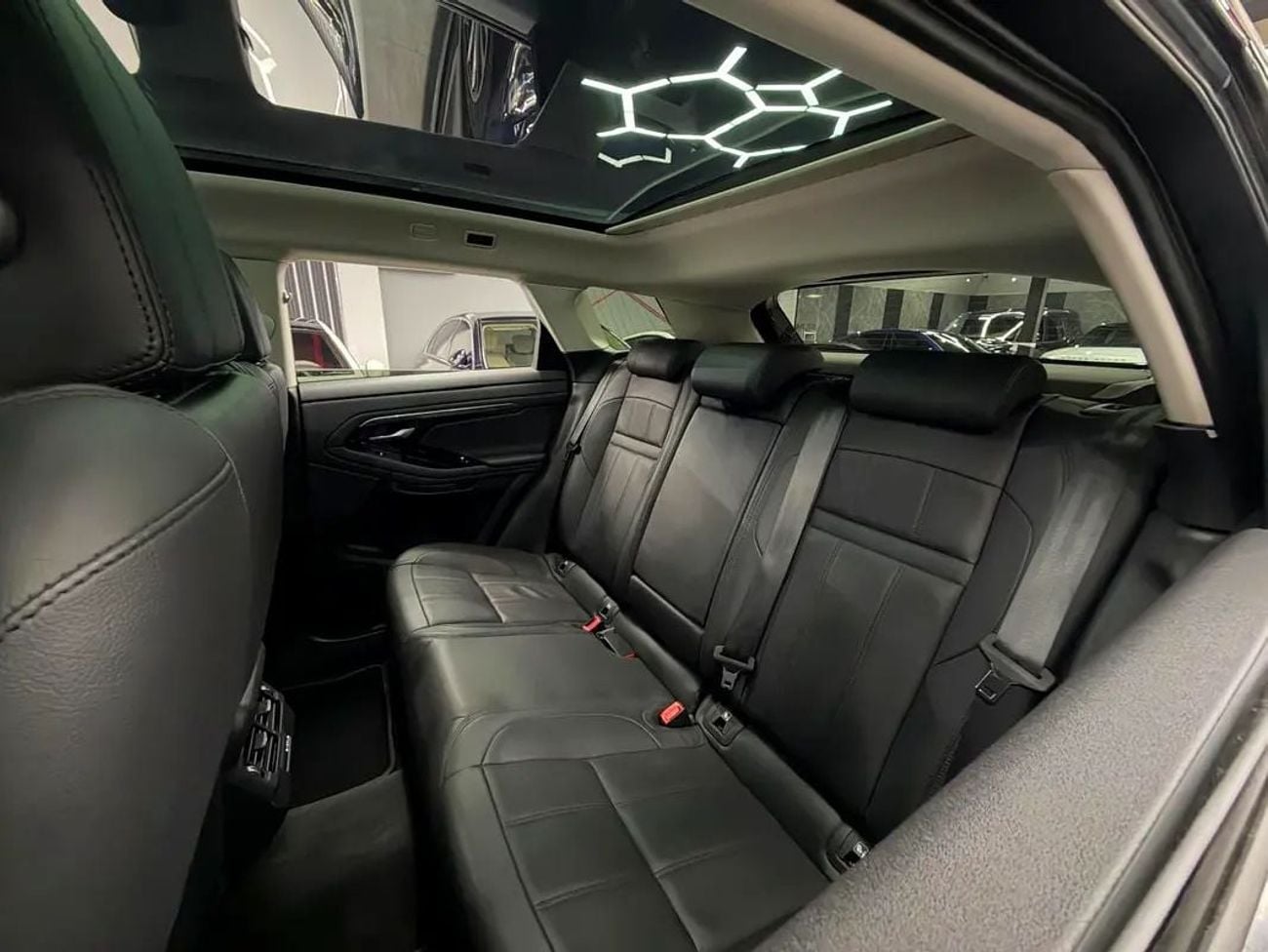 Land Rover Range Rover Evoque R-DYNAMIC HSE P300