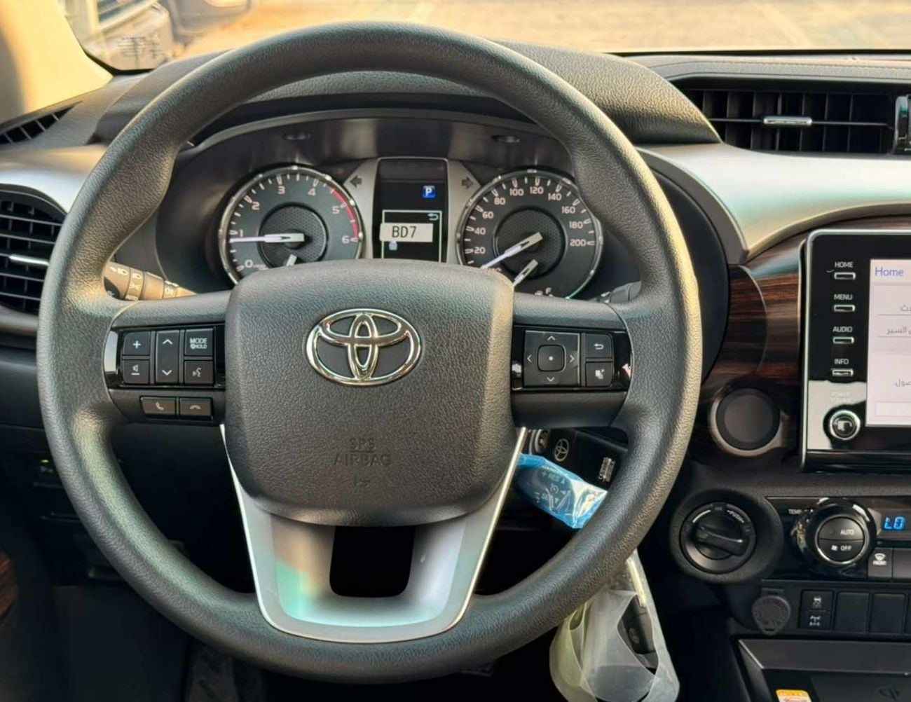 Toyota Hilux SR5 DOUBLE CABIN || 2.8L V4 DIESEL || BLIND SPOT | (CODE # HDAH1)