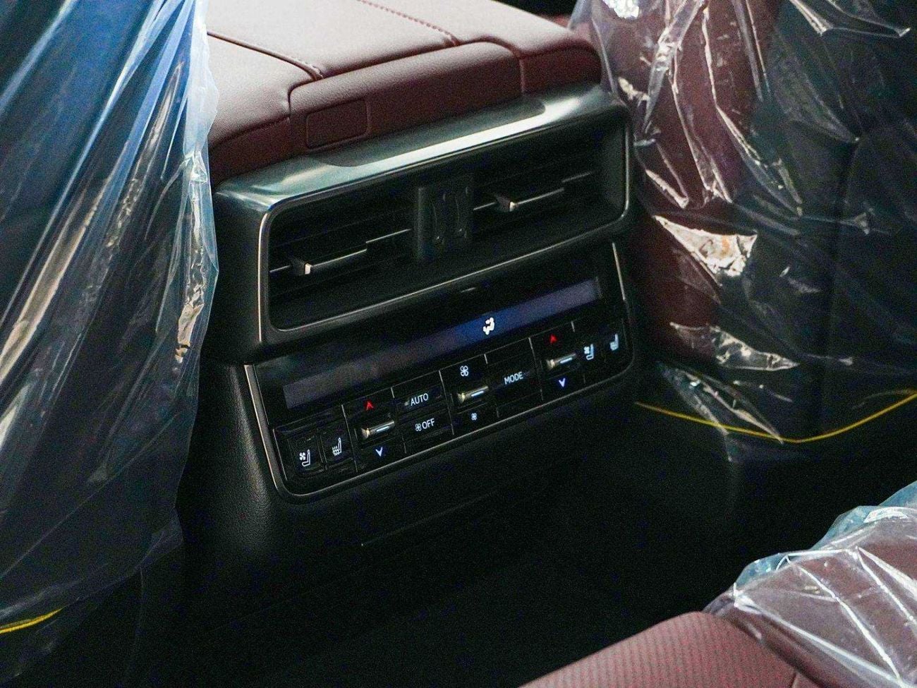 Lexus LX600 URBAN
