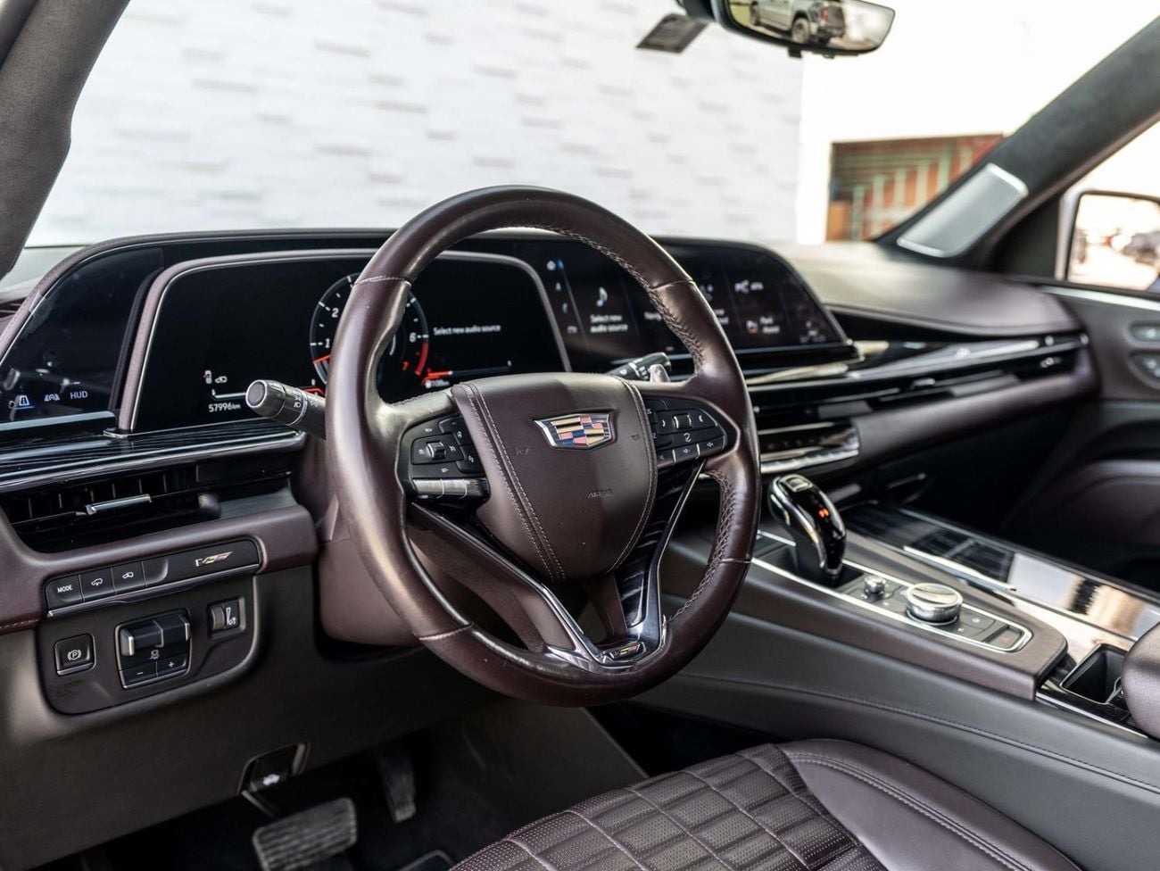 كاديلاك إسكالاد V SERIES Cadillac Escalade 2023 مواصفات خليجية