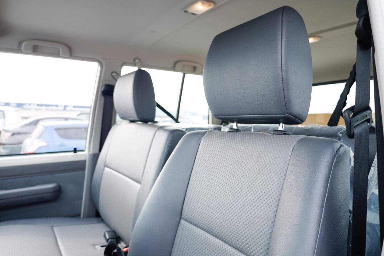 Toyota Land Cruiser 70 LC76 HARD TOP