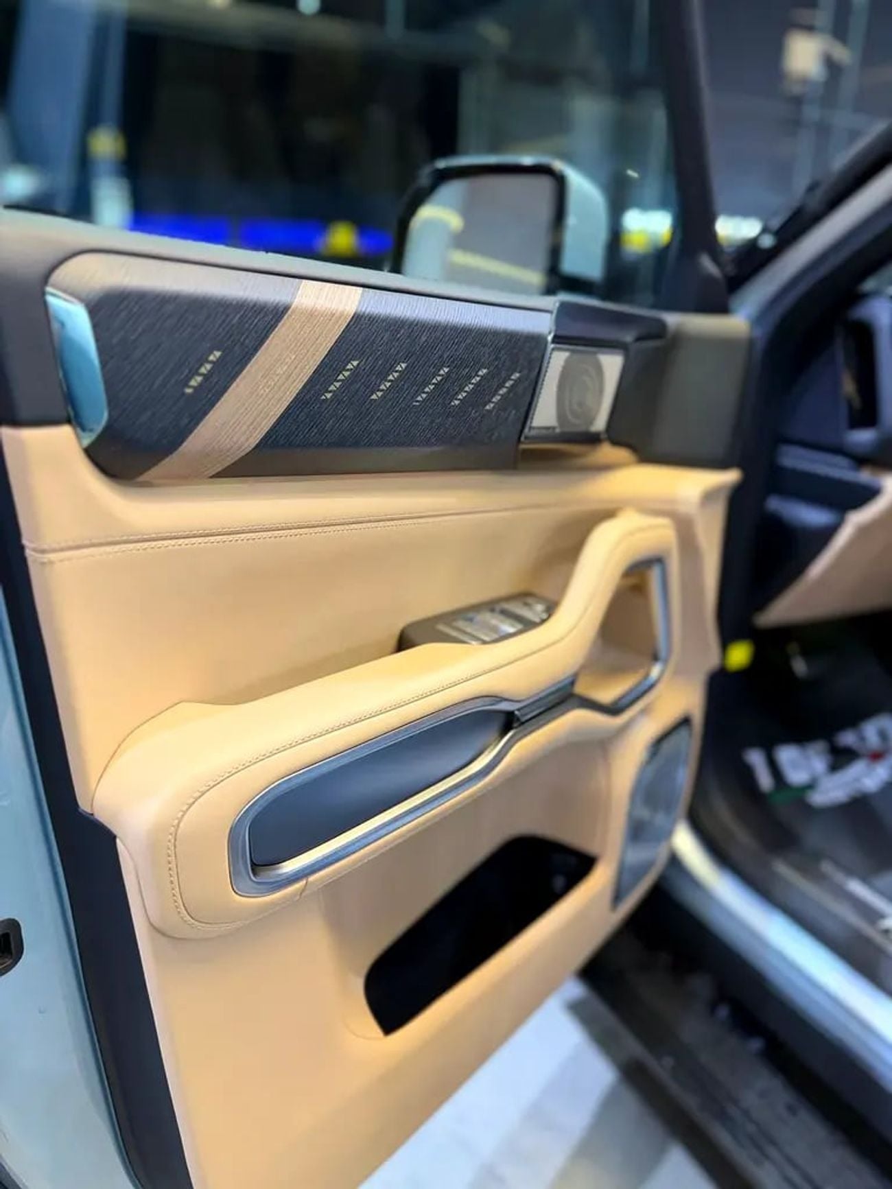 بي واي دي ليوبارد 8 فلاجشيب Brand Flagship - Chinese Specs - Luxury Off-Road SUV