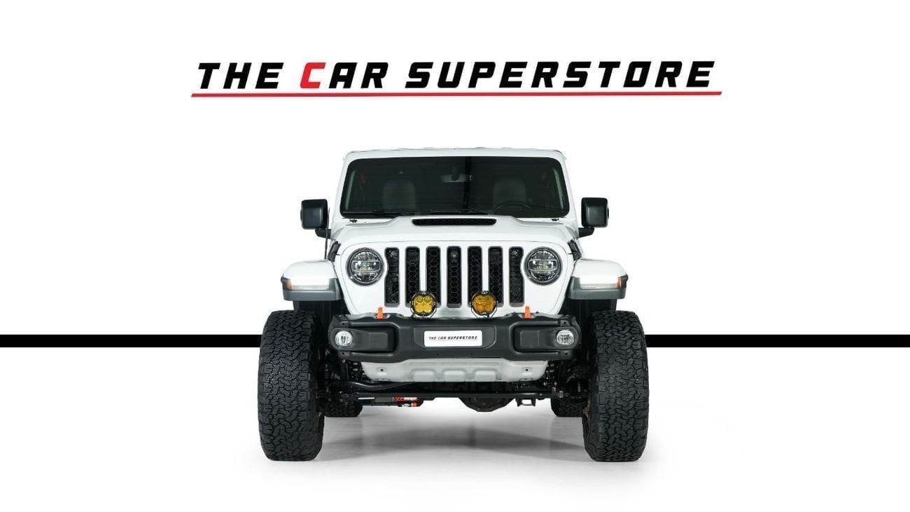 جيب جلادياتور SAND RUNNER Gladiator Sand Runner-GCC-Full Upgrades-KMC Rims-Rear Canopy-Differential Lock