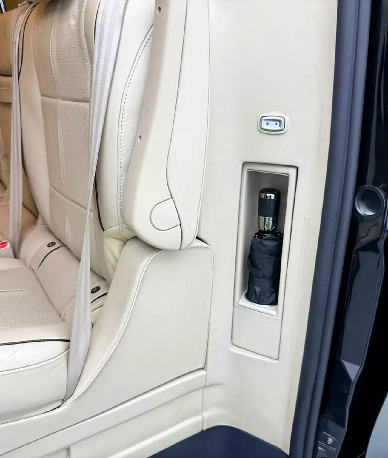 Mercedes Benz V 250 AVANTGARDE LWB V250, Built By Scuderia, Full MB Service History, Fully Loaded, GCC