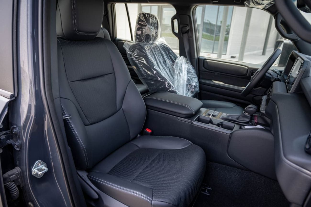 تويوتا برادو PRADO 2.8 DIESEL LIMITED AUTOMATIC FOUR WHEEL DRIVE 7 SEATS 5 DOOR