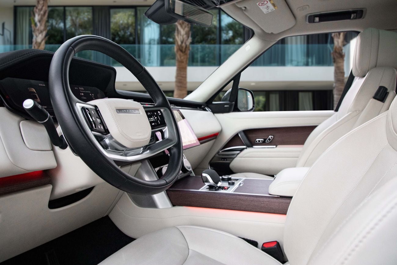لاند روفر رينج روفر P400 SE Range Rover SE P400 | 8,617 P.M | 0% Downpayment | 2028 WARRANTY/SERVICE!