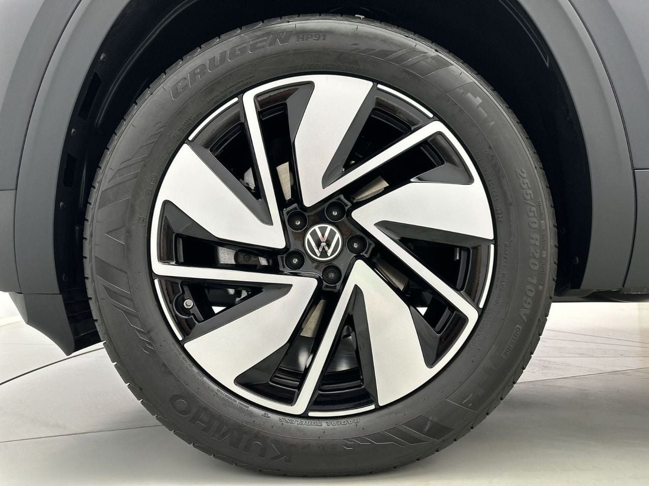 Volkswagen Teramont COMFORTLINE Teramont Comfortline 2L (Facelift 2) | 7-Seater | Panoramic Sunroof | Leather | Adaptive Cruise
