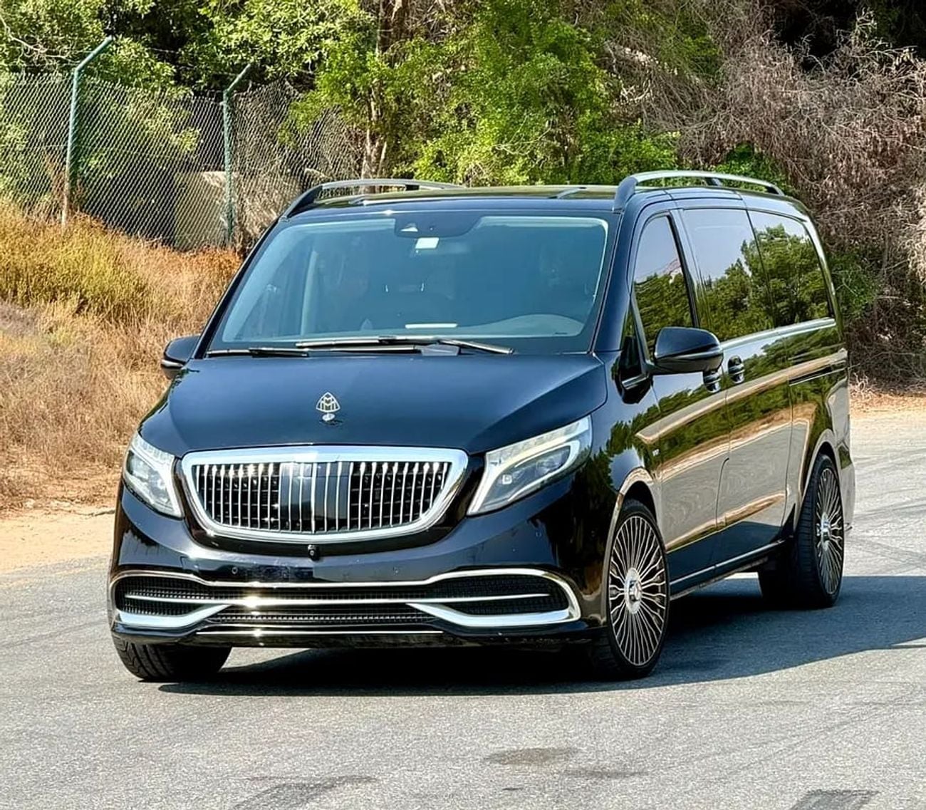 Mercedes Benz V 250 V 250 GCC Specs