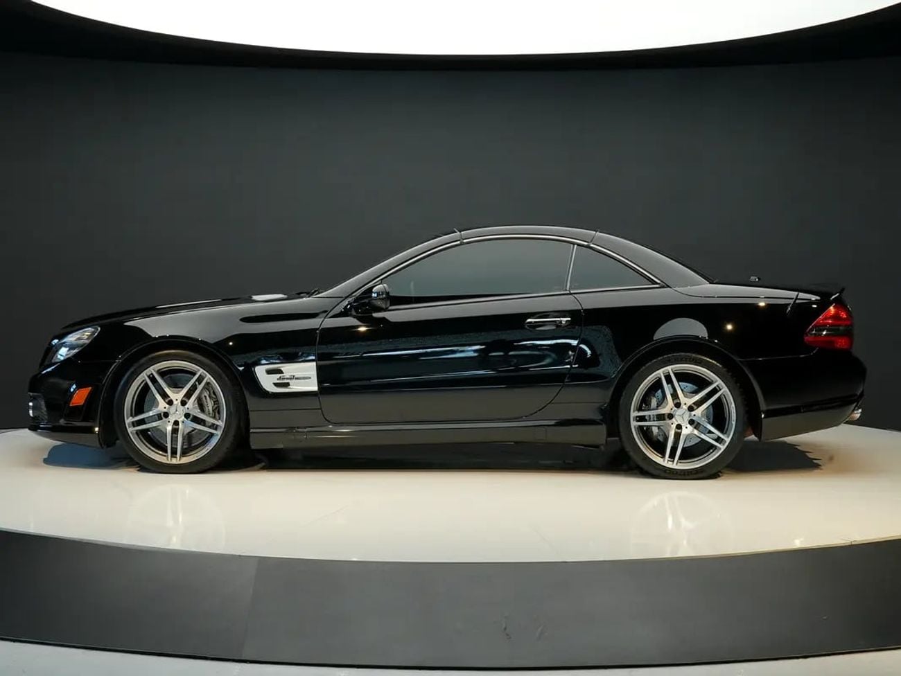 مرسيدس بنز SL 63 AMG SL 63 AMG - American Specs, High-Performance Convertible