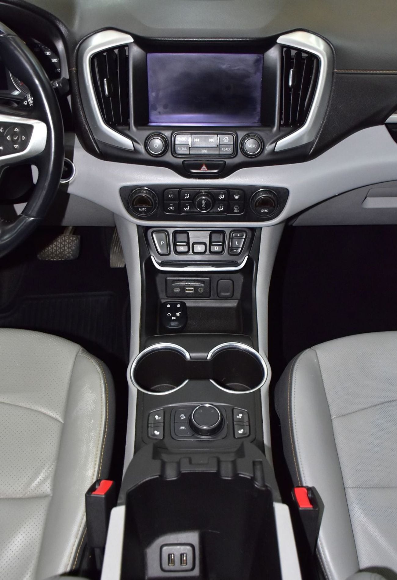 جي أم سي تيرين SLE NAV/PWR TAILGATE EXCELLENT DEAL for our GMC Terrain SLT AWD ( 2018 Model ) in Grey Color American Specs