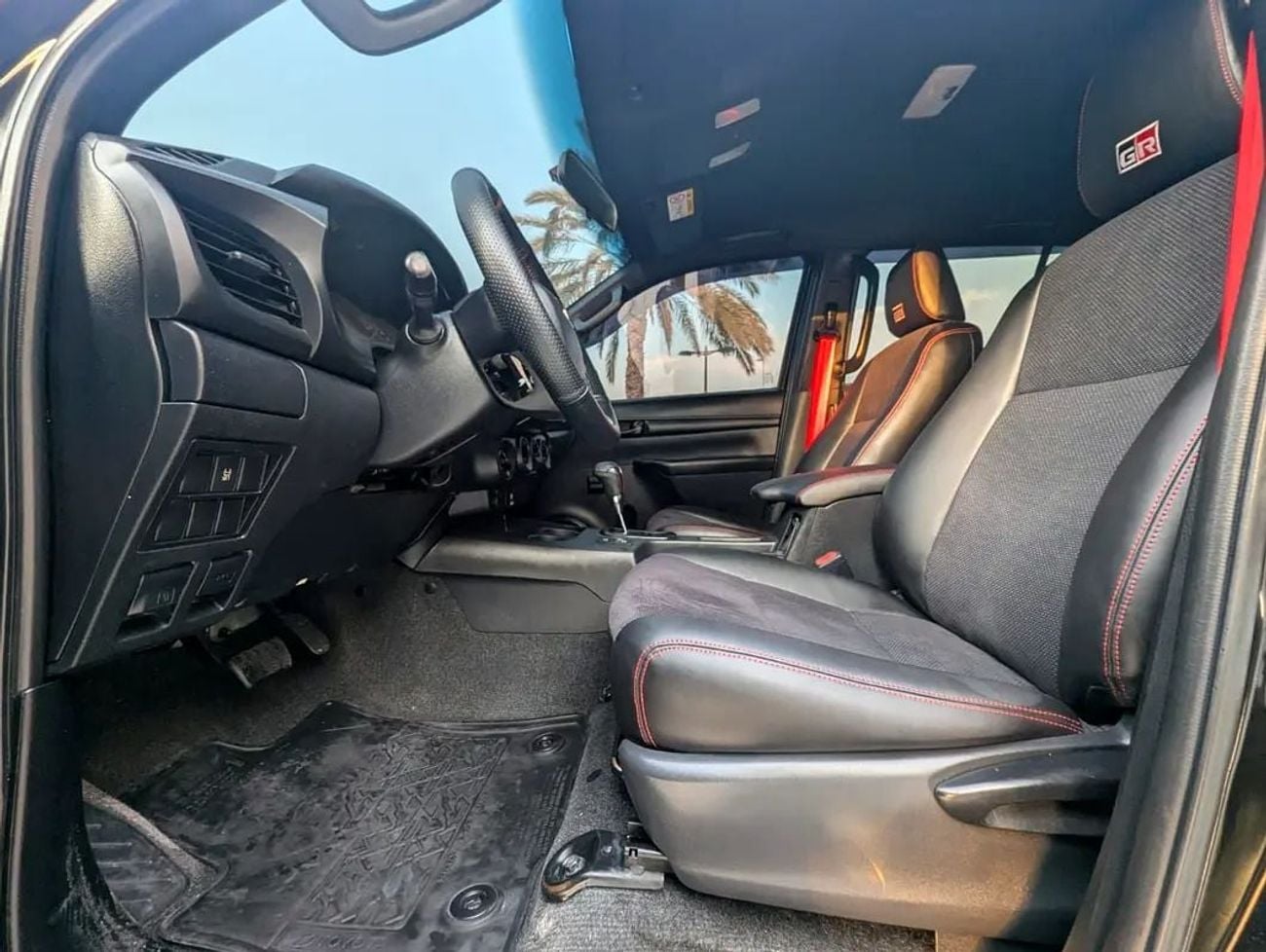 Toyota Hilux GLX 2018 Toyota Hilux 4X4 GR Sport GCC Specs Facelifted 2025 V4 2.7L Interior & Exterior Well-maintaind