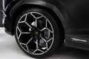 Lamborghini Urus PERFORMANTE 2024 Urus Performante, Full Carbon Pack, Rear Entertainment, Akrapovic Exhaust, Dealer Warr + Serv!!