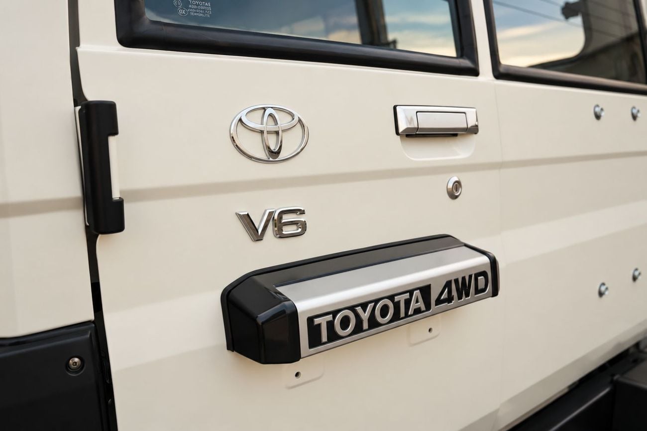 Toyota Land Cruiser 70 LC 78 HARDTOP 4.0L MT 2026 Toyota Land Cruiser 70 Series (GRJ78) 4.0L V6 4WD