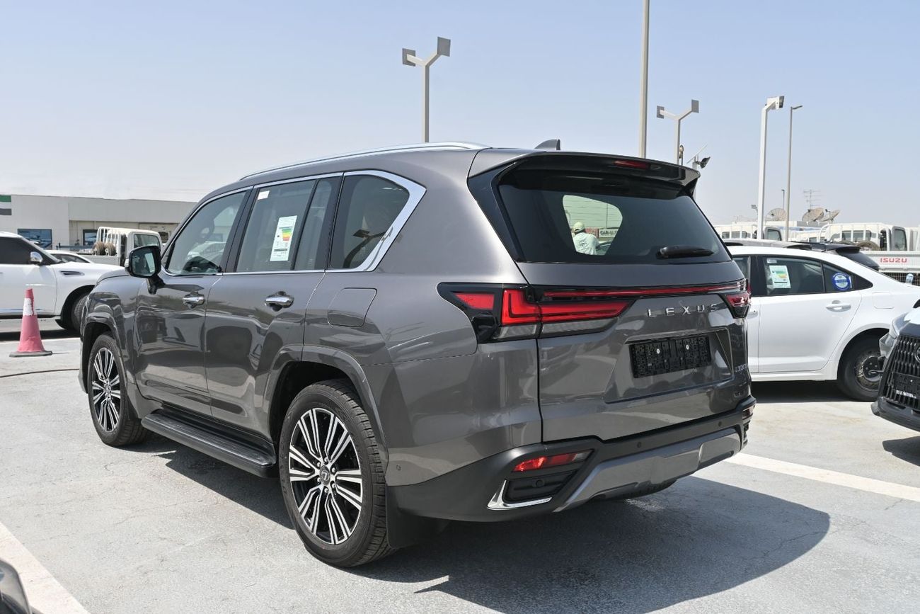 لكزس LX 700h SIGNATURE محرك V6 سعة 3.5 لتر بشاحن توربيني مزدوج + هجين، موديل 2026، اللون رمادي