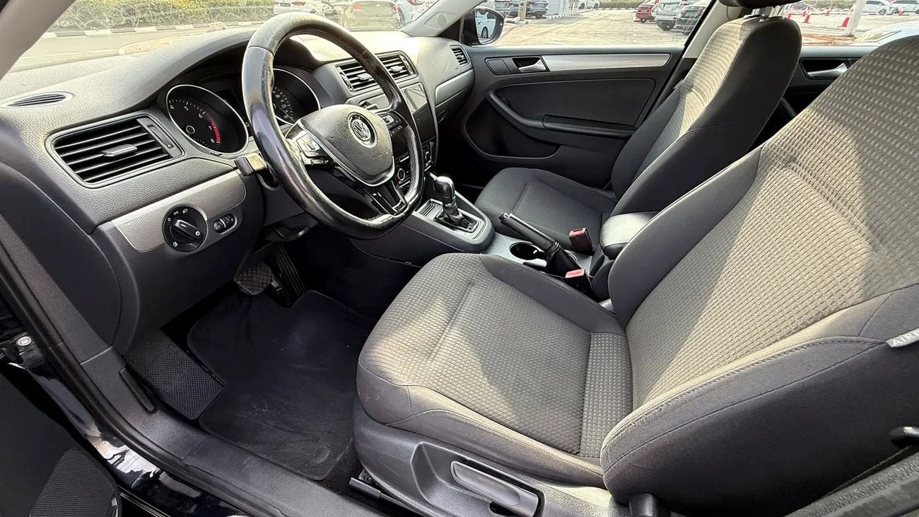 Volkswagen Jetta SE GCC Specs , excellent condition