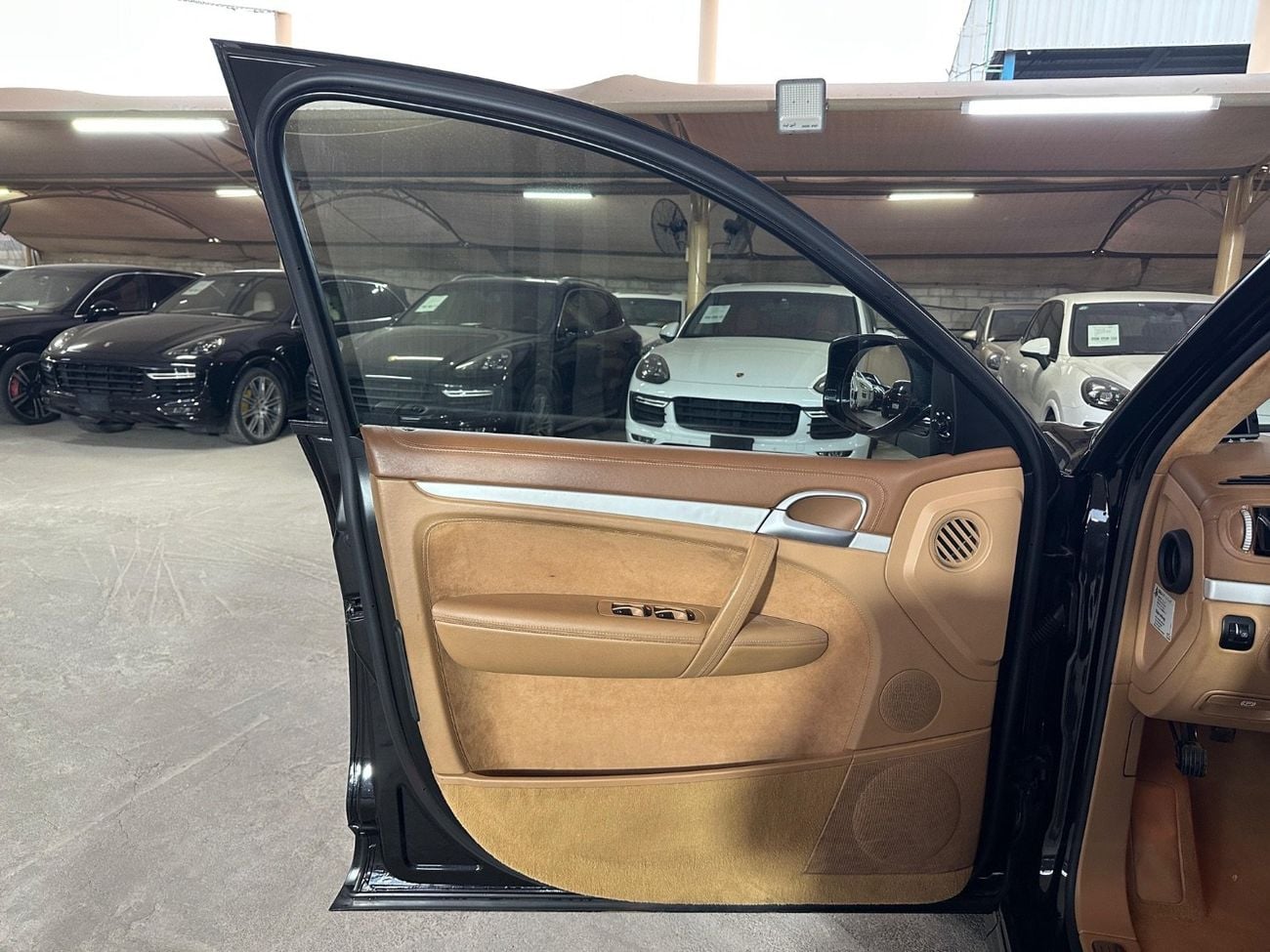 Porsche Cayenne GTS | SUNROOF | TWO KEYS | HALF ALCANTARA LEATHER BEIGE SEATS
