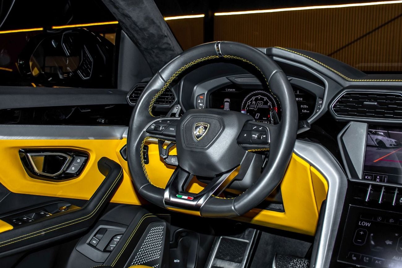Lamborghini Urus STANDARD