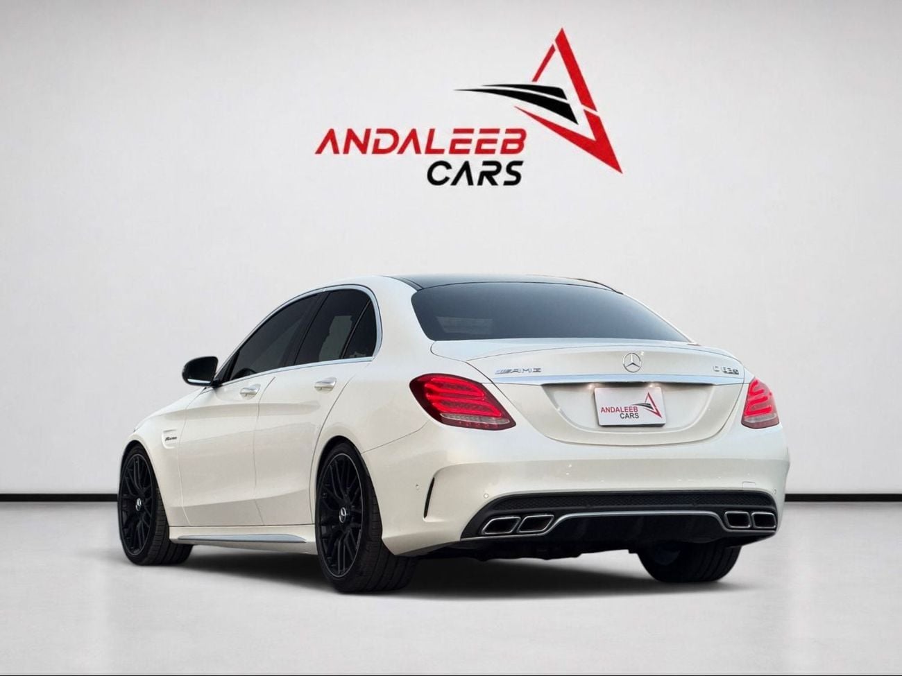 Mercedes Benz C63 AMG S 4.0L TWIN-TURBO V8 | 503 HP | 2 KEYS | ORIGINAL PAINT