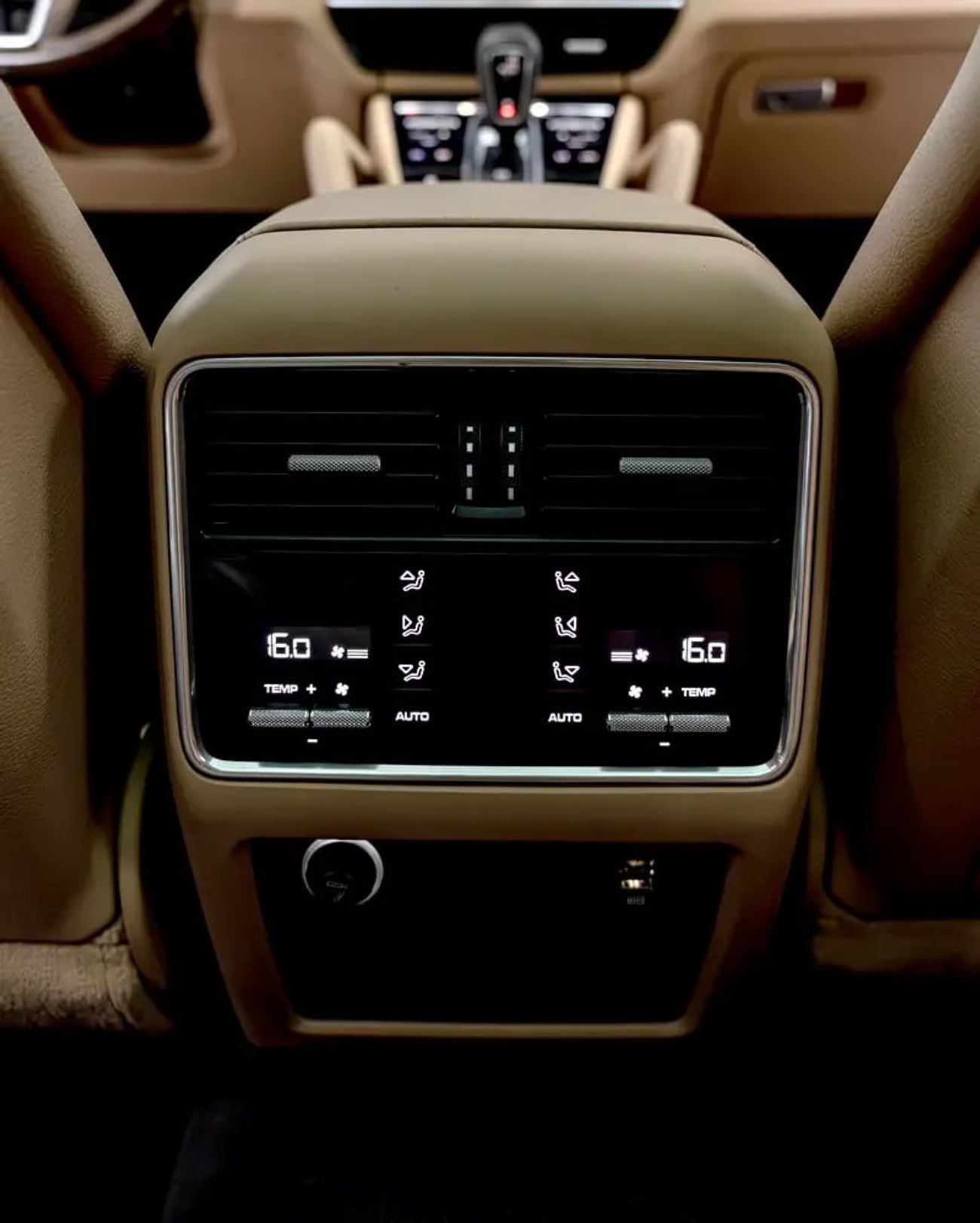 Porsche Cayenne STANDARD GCC