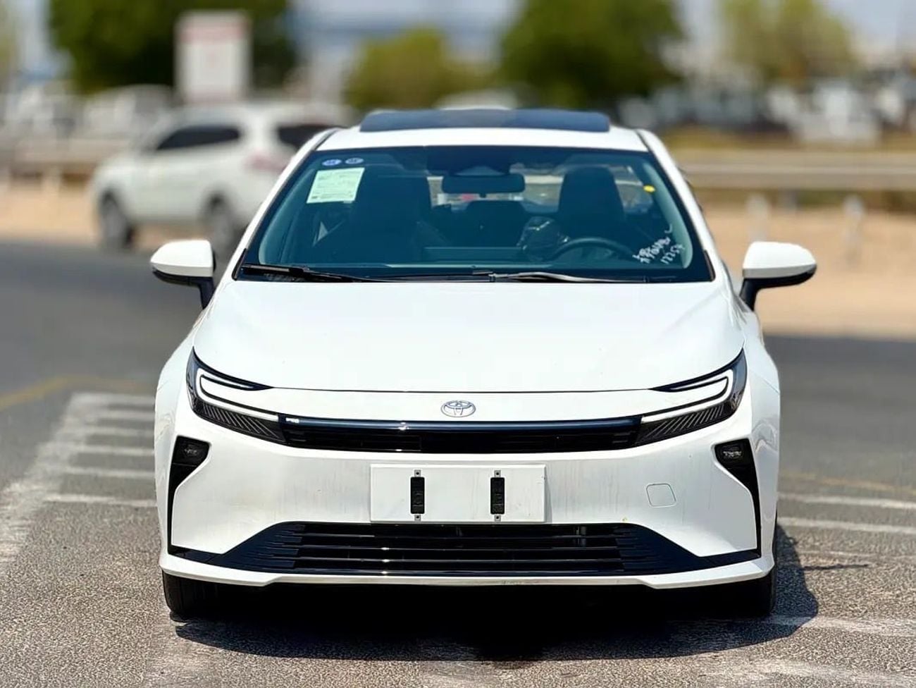 Toyota Corolla XLI HEV TOYOTA COROLLA 1.8 L HYBRID ELITE OPTION CHINA SPECS WITH NEW FACE WHITE /2026