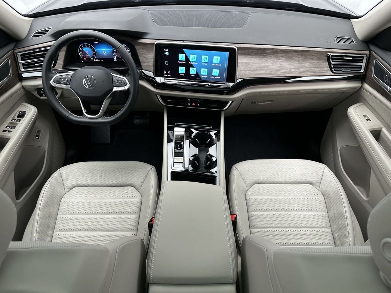 Volkswagen Teramont COMFORTLINE Teramont Comfortline 2L (Facelift 2) | 7-Seater | Panoramic Sunroof | Leather | Adaptive Cruise