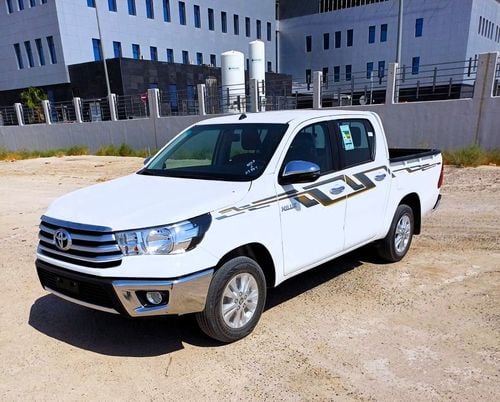 Toyota Hilux SR5 Toyota Hilux SR5 D.C 2.7L Petrol A/T 4*4 GCC White Color 2026 Model
