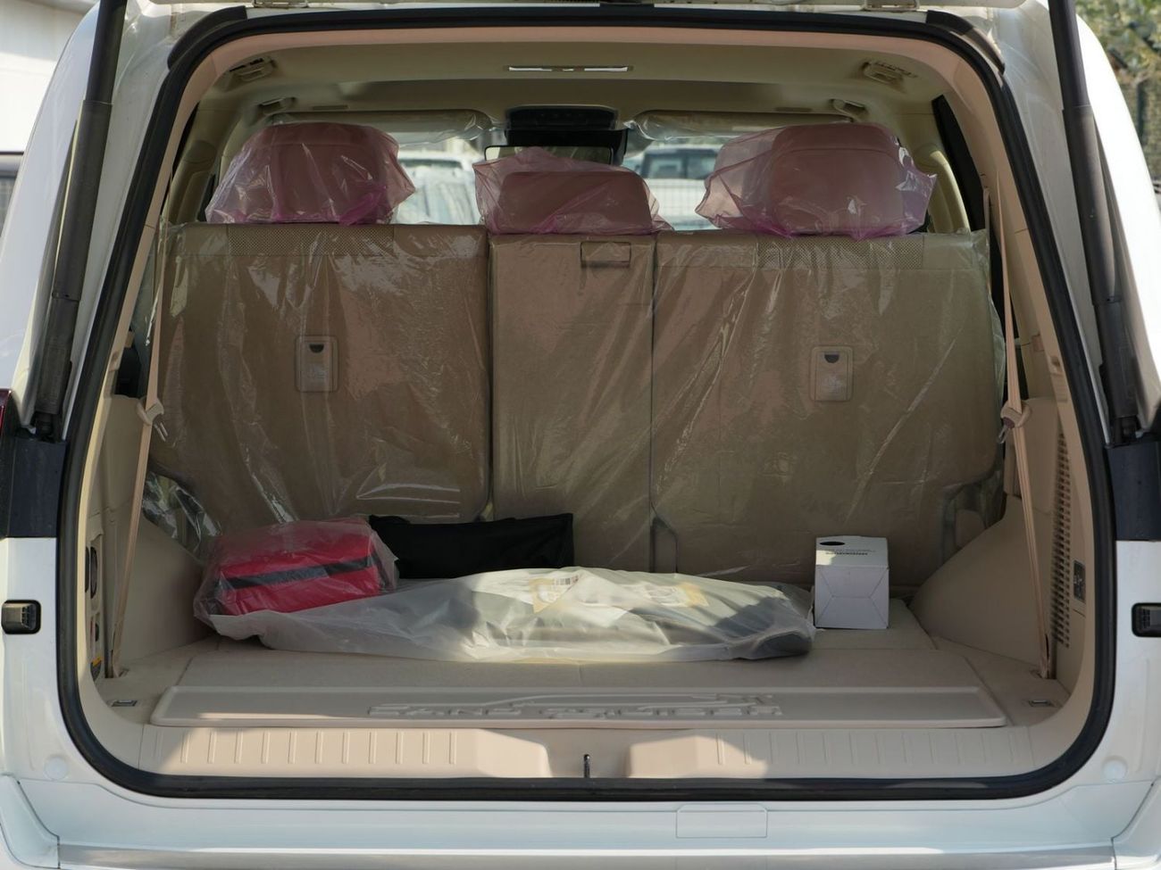 Toyota Land Cruiser GXR TOYOTA Land Cruiser GXR 3.5 TT Petrol AT With , Radar JBL , 360 Camera , Compressor | Saudi Specs Av
