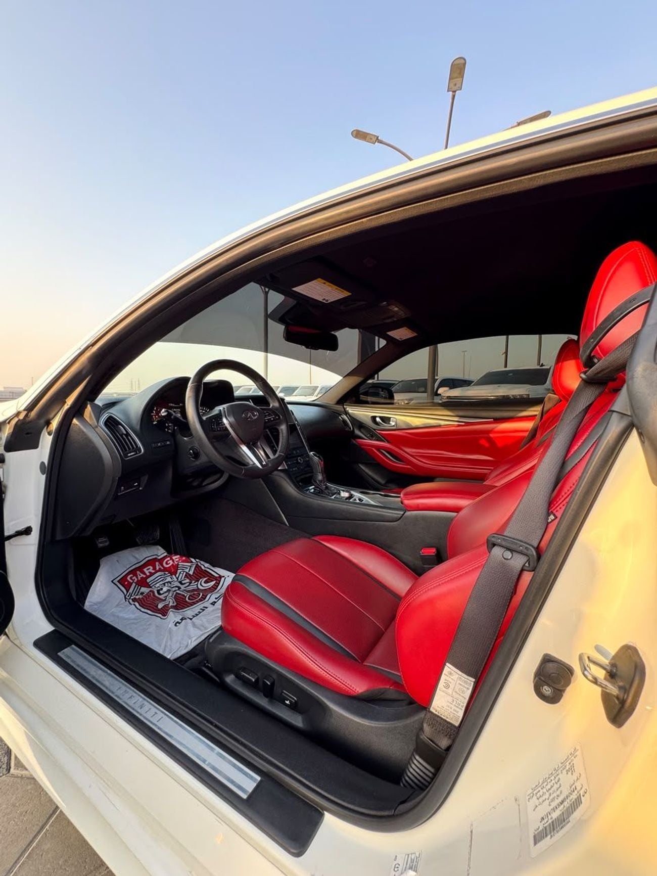 Infiniti Q60 LUXE