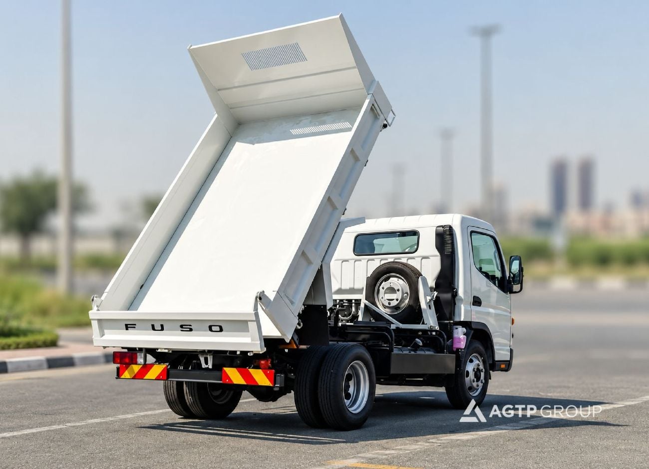 Mitsubishi Canter STANDARD 3.0L Diesel | Manual | TIPPER TRUCK | Single Cab | Hydraulic Tipper | White | GCC Specs | Basic Opti