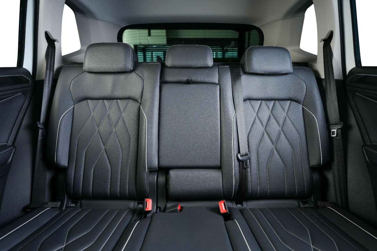 Volkswagen Tiguan ELEGANCE 300 TSI Long Wheelbase-Low Mileage-Like New-Low Fuel Consumption-Comfort