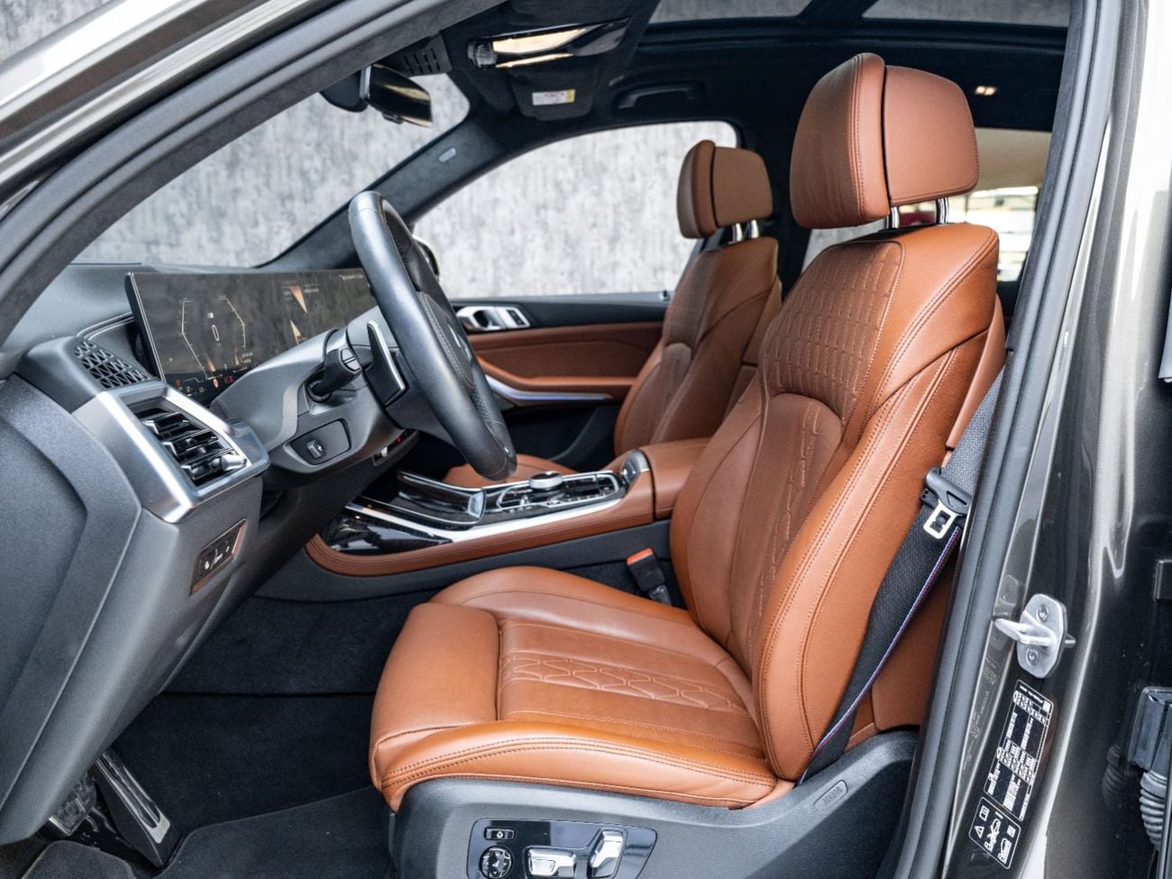 بي أم دبليو X7 XDRIVE40i لوكس M SPORT PACKAGE اشترِ الآن، وادفع في عام 2027 | معيار بلاك لاين | ضمان بي إم دبليو 2028 + عقد خدمة، دول مجلس التعاون