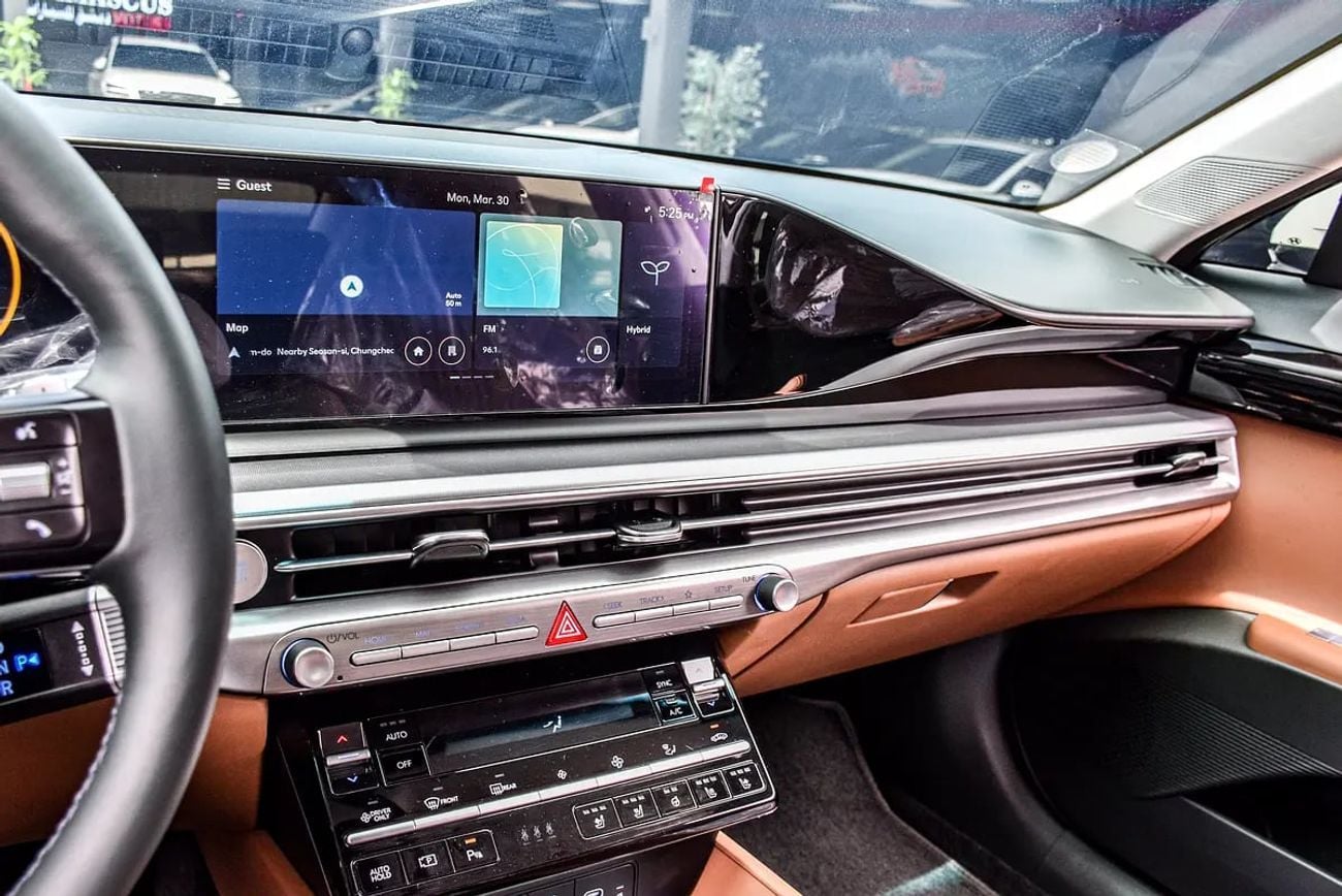 Hyundai Azera Hybrid | Korean Specs | Clean Title | 13K KM | White | هيونداي ازيرا هايبرد