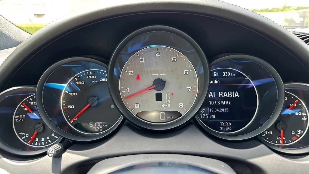 Porsche Cayenne S Platinum Edition 2018 GCC Full Service History