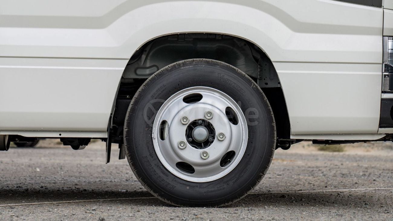 Toyota Coaster .