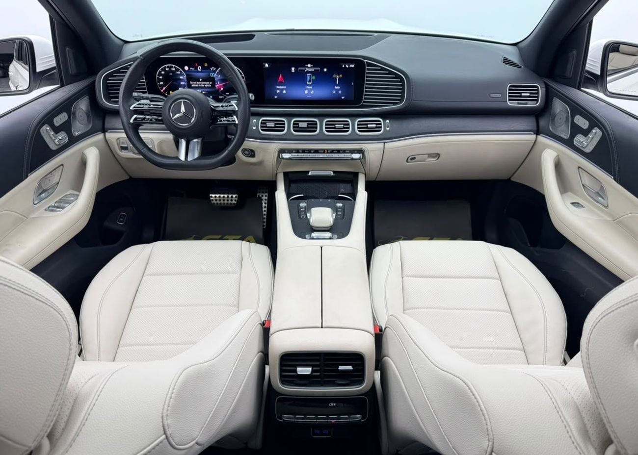 مرسيدس بنز GLS 450 4MATIC مرسيدس بنز GLS450 4MATIC بريميوم بلس موديل 2025، مع ضمان مرسيدس بنز وحزمة خدمة موديل 2029، 7 مقاعد،