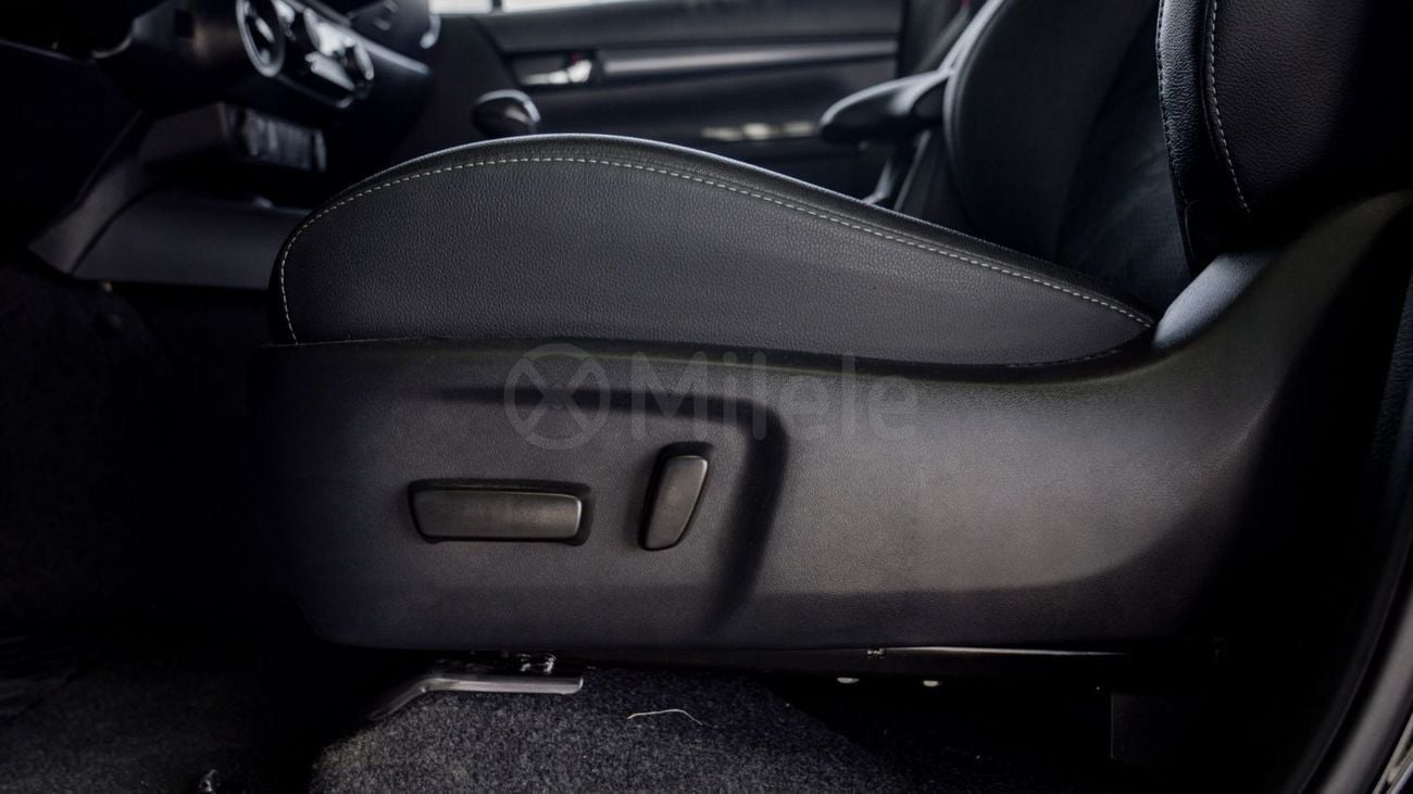 تويوتا هيلوكس GR SPORT TOYOTA HILUX DC