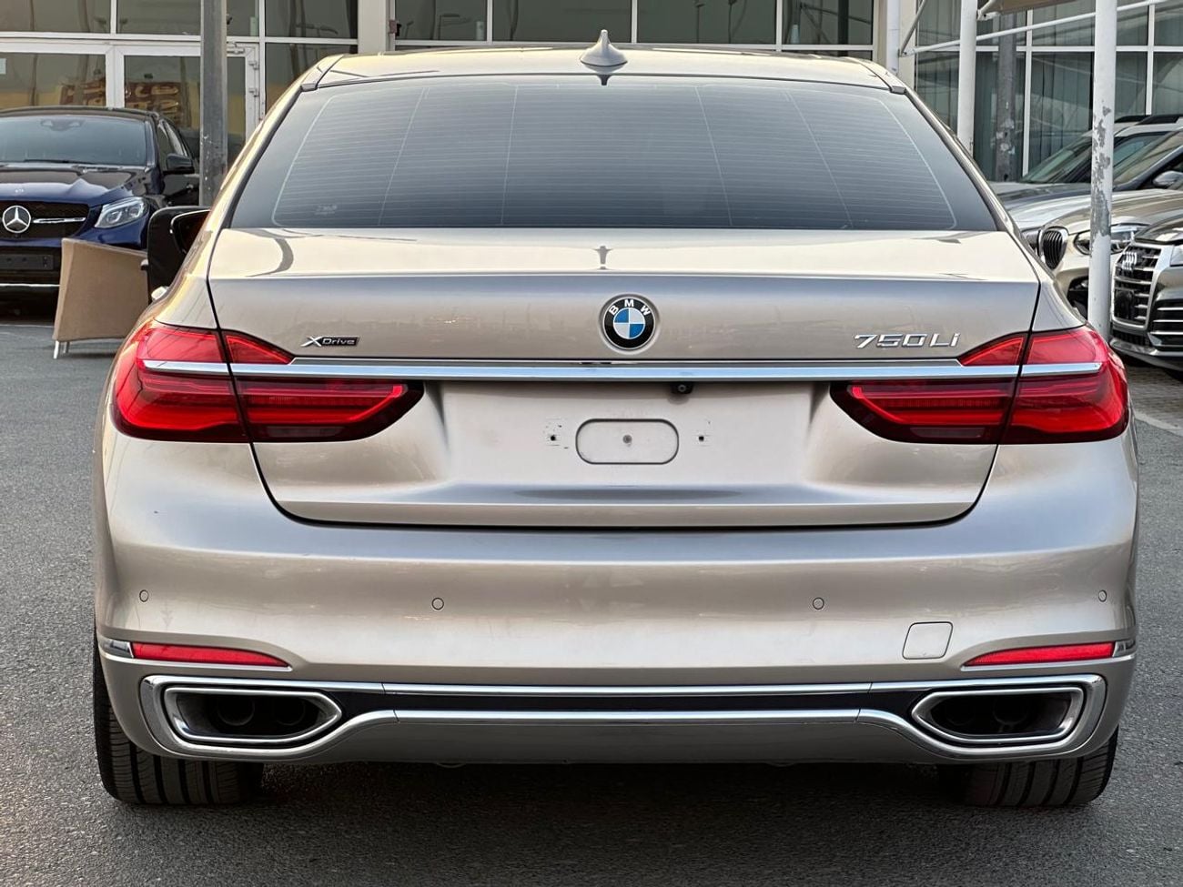 BMW 750Li PURE EXCELLENCE