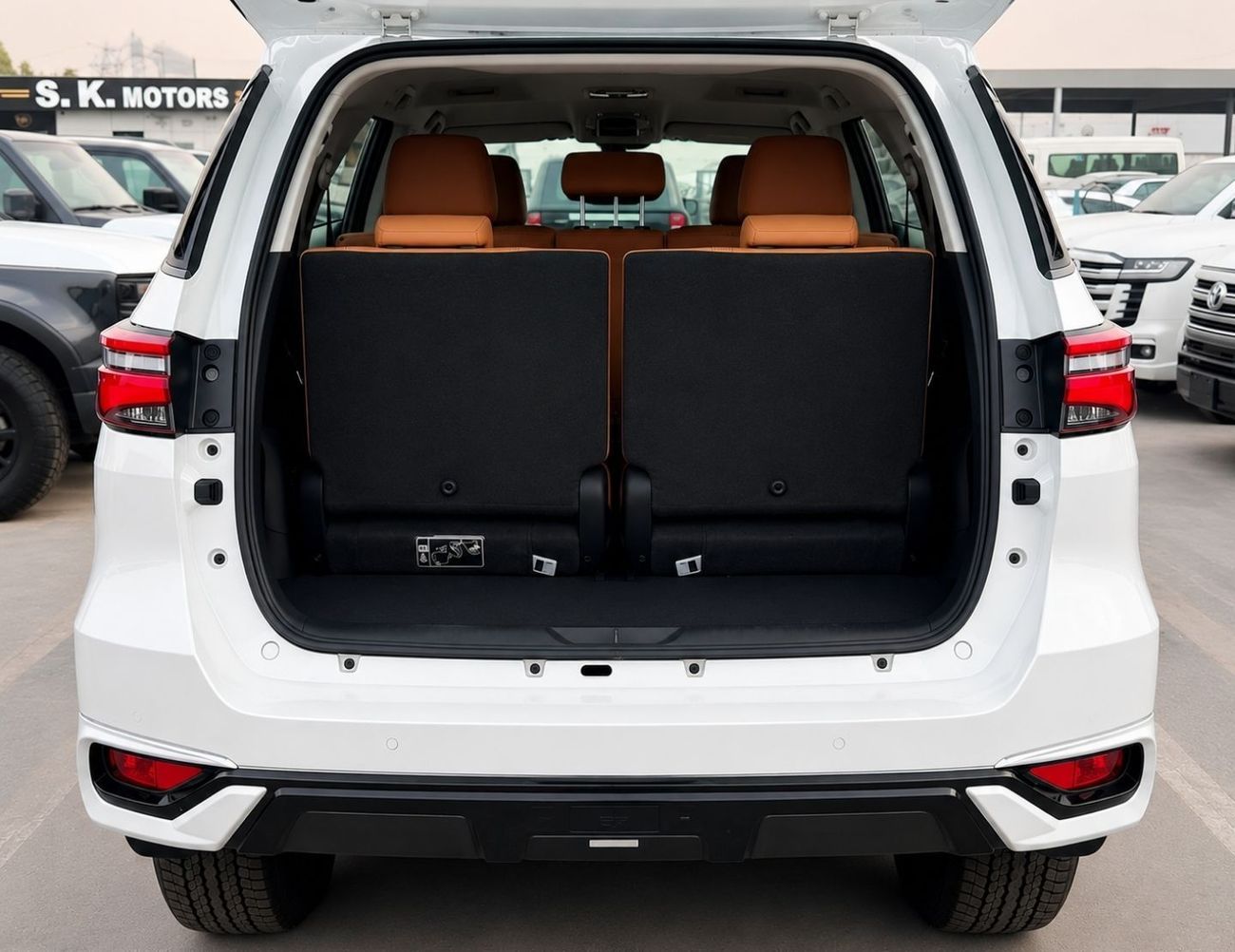Toyota Fortuner SR5 || 2.8L DIESEL V4 4WD | RADAR | 360*CAMERA | AUTO AC (CODE # FD6FO)