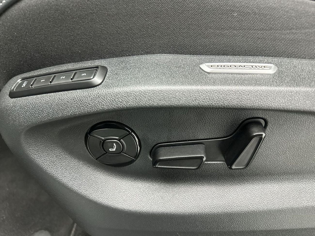 Volkswagen Tiguan R-LINE 1.4L | Premium R-Line Interior | Panoramic Sunroof | Digital Cockpit Pro | Ambient Lighting | Rear C