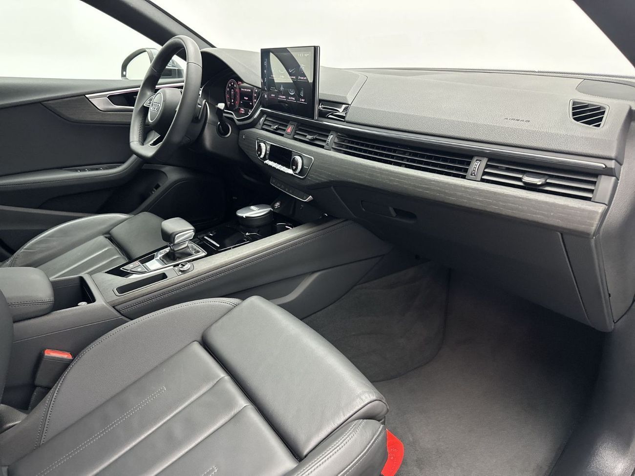 أودي A5 40 TFSI S-LINE SPORTBACK (Ref# 20945)