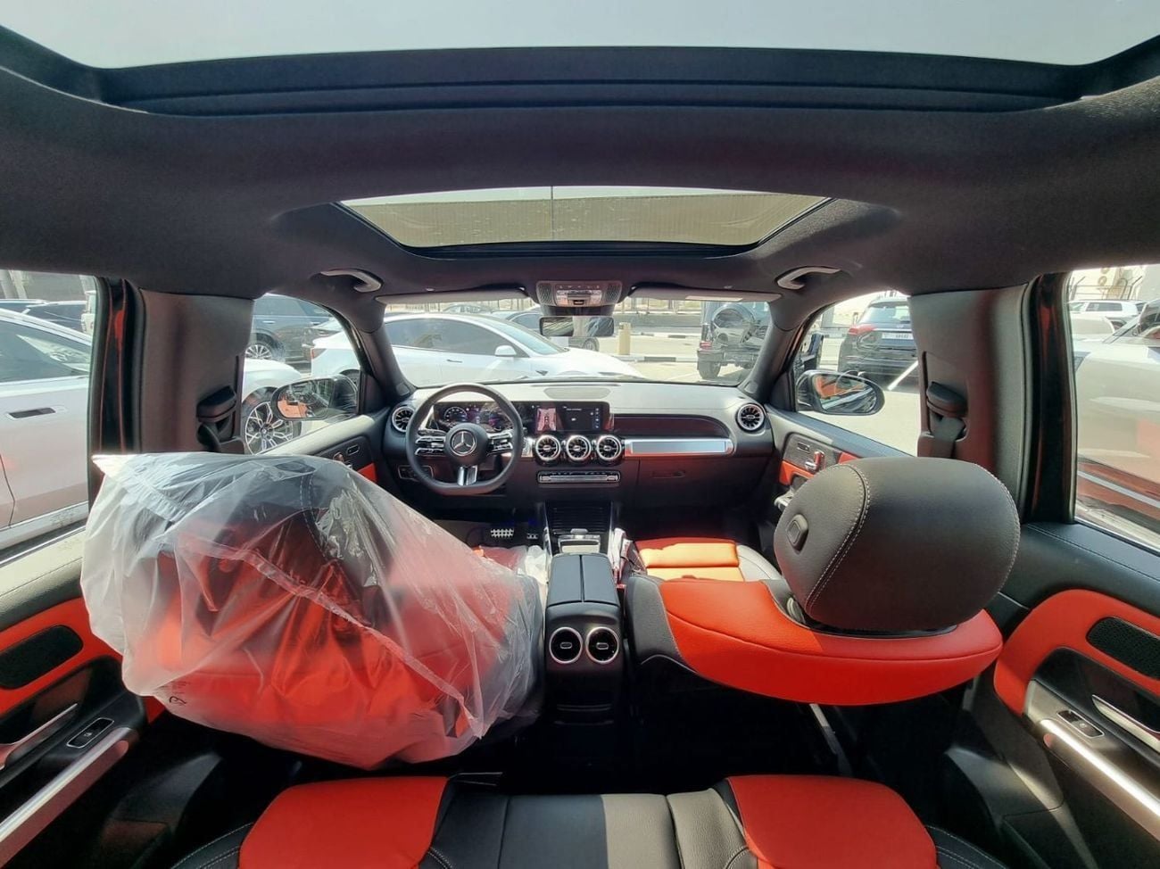 Mercedes Benz GLB200 STANDARD SUV 7 Seater Under Warranty 2025 GCC