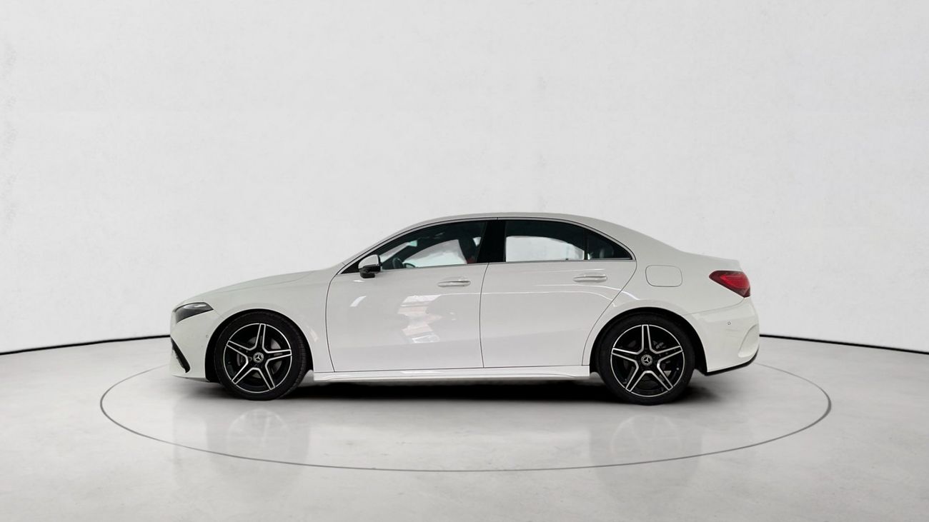 Mercedes Benz A200 STANDARD | Guaranteed Warranty | 0 Down Payment
