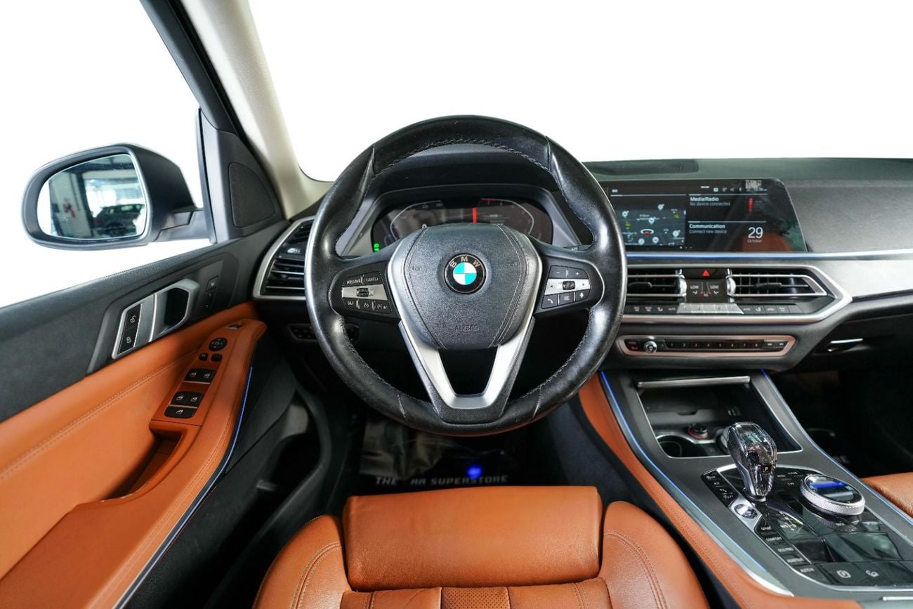 BMW X5 40i EXCLUSIVE 40i X-Drive-GCC-BMW Full Service History-Mint Condition-Pearl White