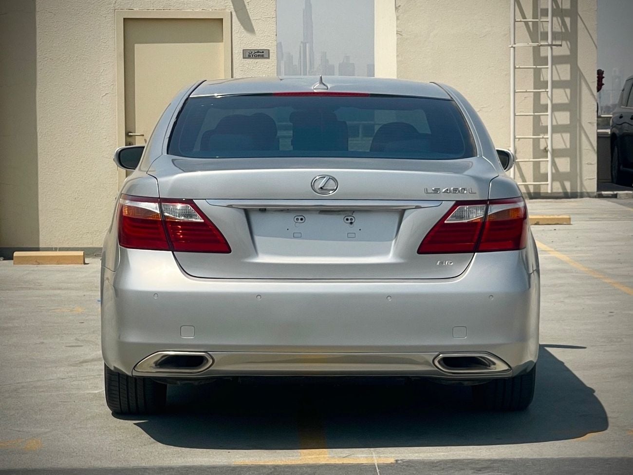 لكزس LS 460 PREMIER LWB ملكية نظيفة - بدون حوادث