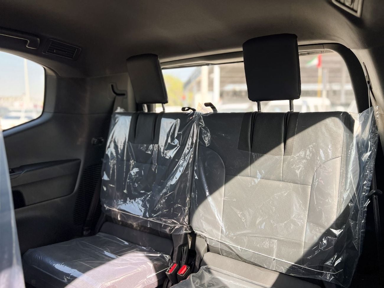 Toyota Land Cruiser EXPORT ONLY - 2026 LC300 VX 4.0L (Black Interior) (GCC Specification)