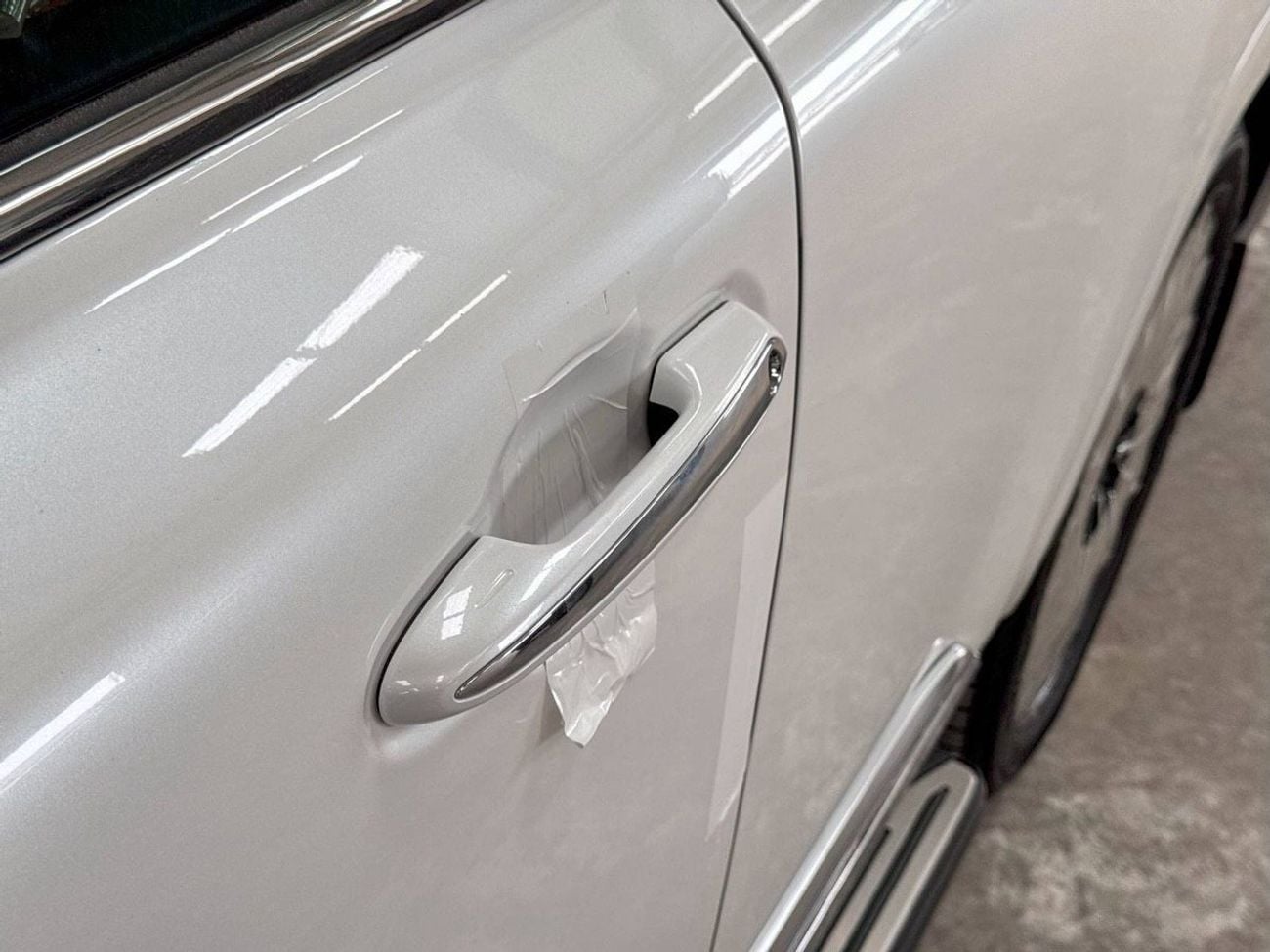 لكزس LX 700h VIP (No Autopark)